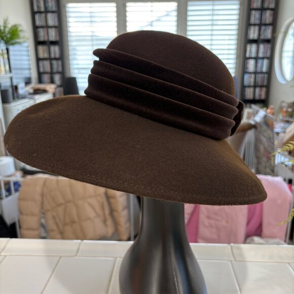 Gilded Age Vintage Fashion – Laura Ashley Brown Felt & Velvet Hat - Picture 1 of 6